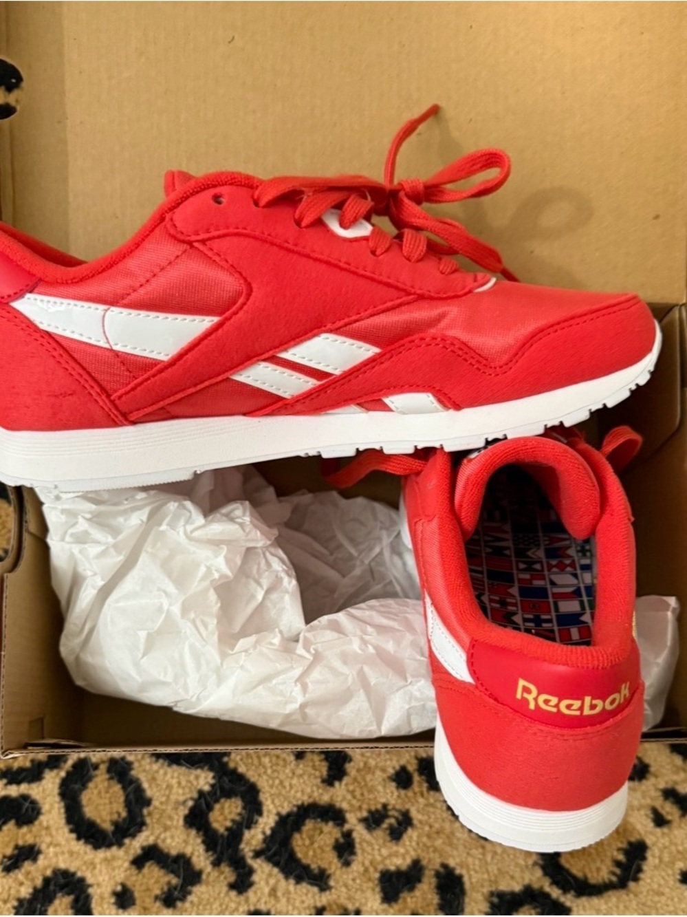 **NEW IN BOX** Reebok Women’s Classic Nylon “Collage of Flags” in Radiant Red - Picture 5 of 8